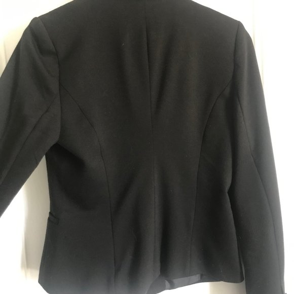 Black Blazer with Flower Lining - Picture 4 of 5